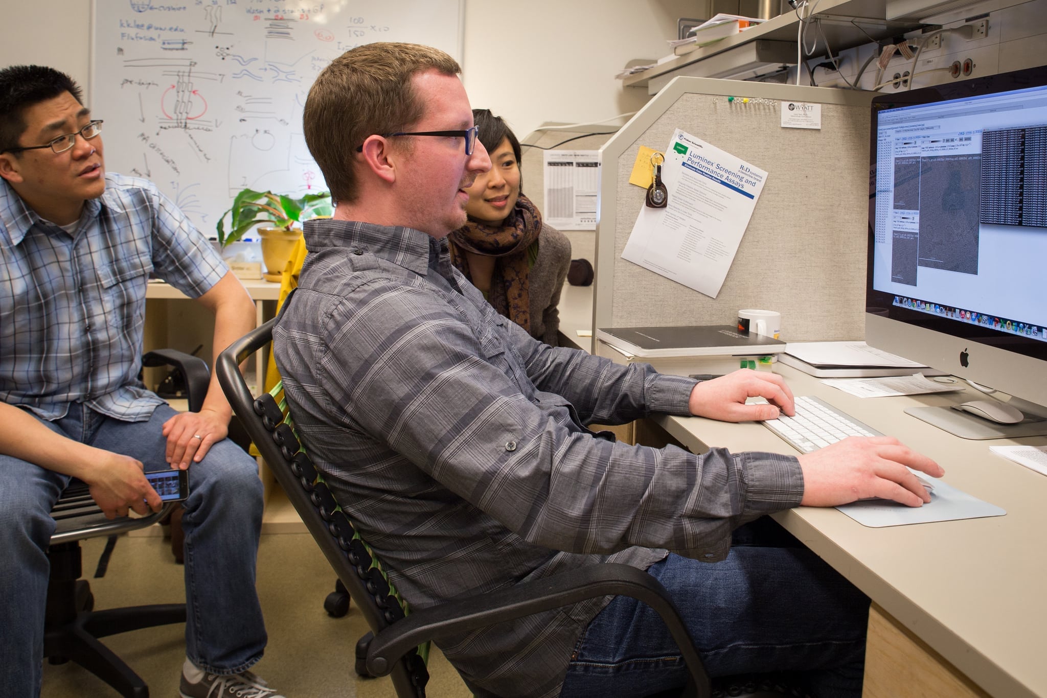 Lee Lab Lee lab uses 3D electron microscopy to visualize influenza virus ...