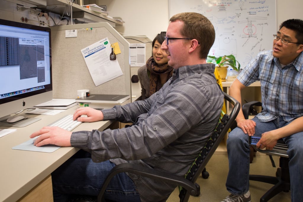Lee Lab Lee lab pursues clues to HIV, flu in the moment of infection - School ...